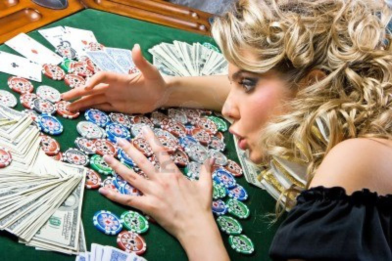 Tips for Earning Money Through Free Poker Tournaments